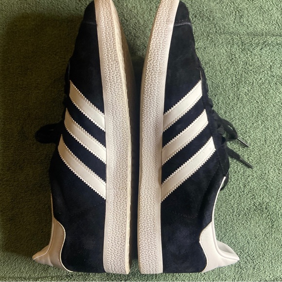 (SOLD) Adidas Originals Gazelle Suede Shoes - Picture 3 of 9